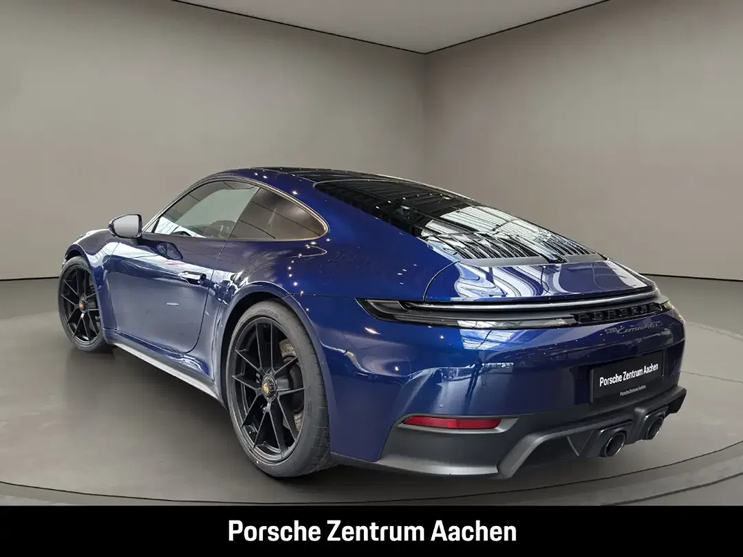 Porsche 992 - Thumbnail 3