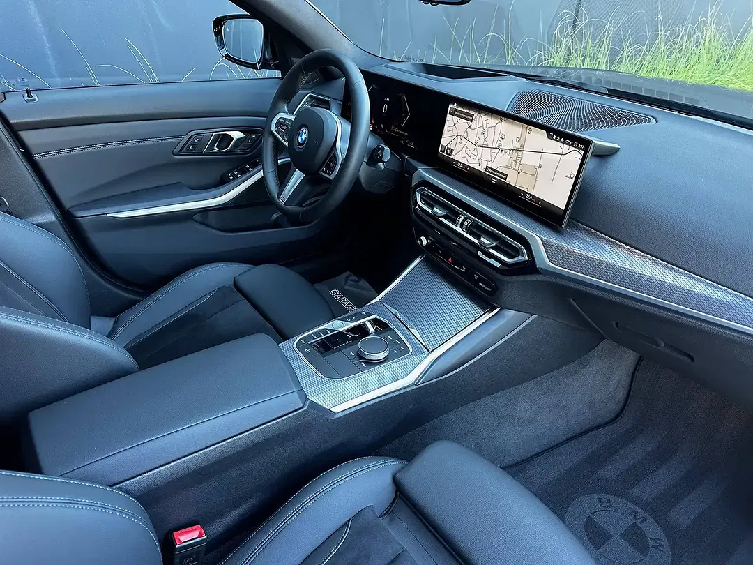 BMW 330 - Thumbnail 11