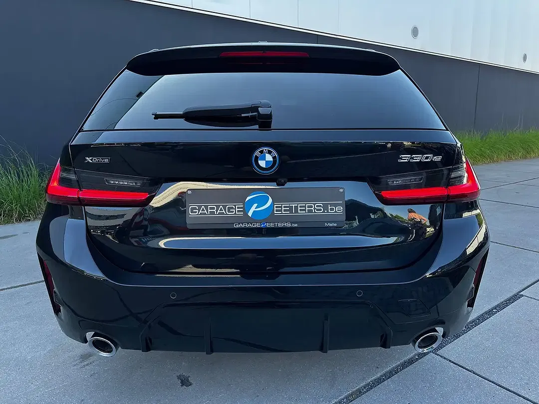 BMW 330 - Thumbnail 4