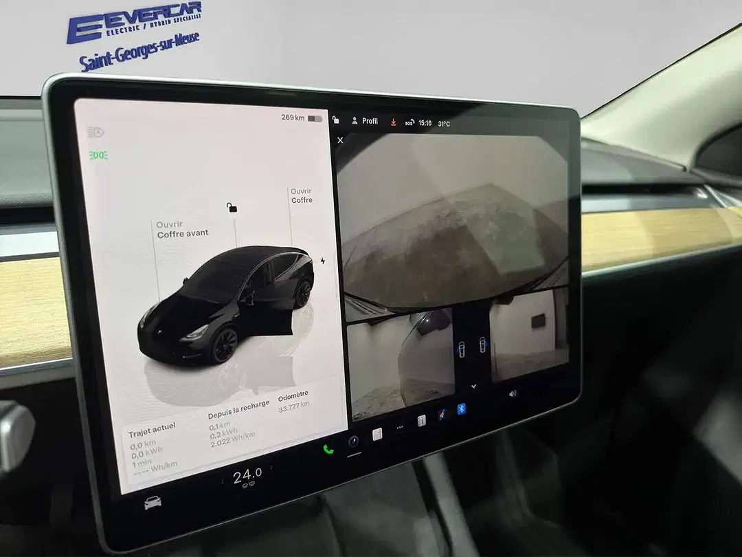 Tesla Model Y - Thumbnail 17