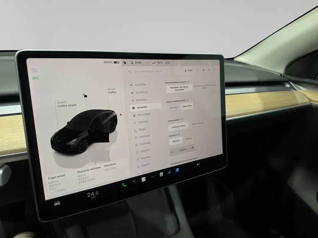 Tesla Model Y - Thumbnail 20