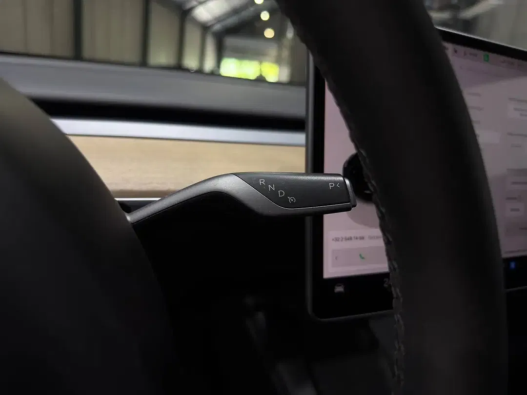 Tesla Model Y - Thumbnail 22