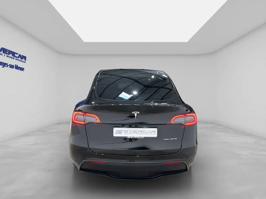 Tesla Model Y - Thumbnail 27