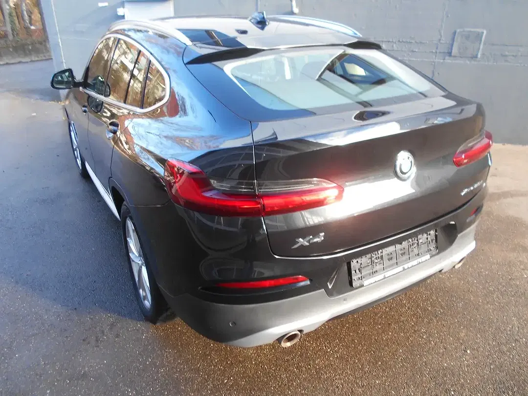 BMW X4 - Thumbnail 4