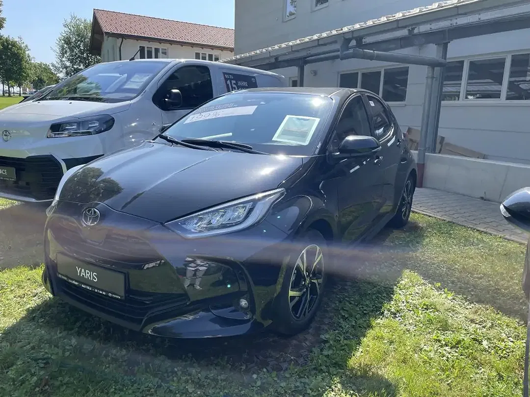 Toyota Yaris - Thumbnail 1