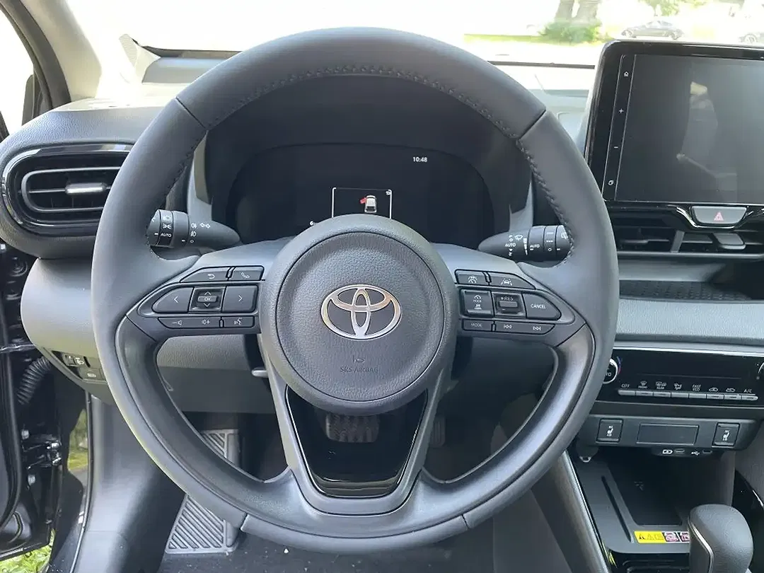 Toyota Yaris - Thumbnail 10