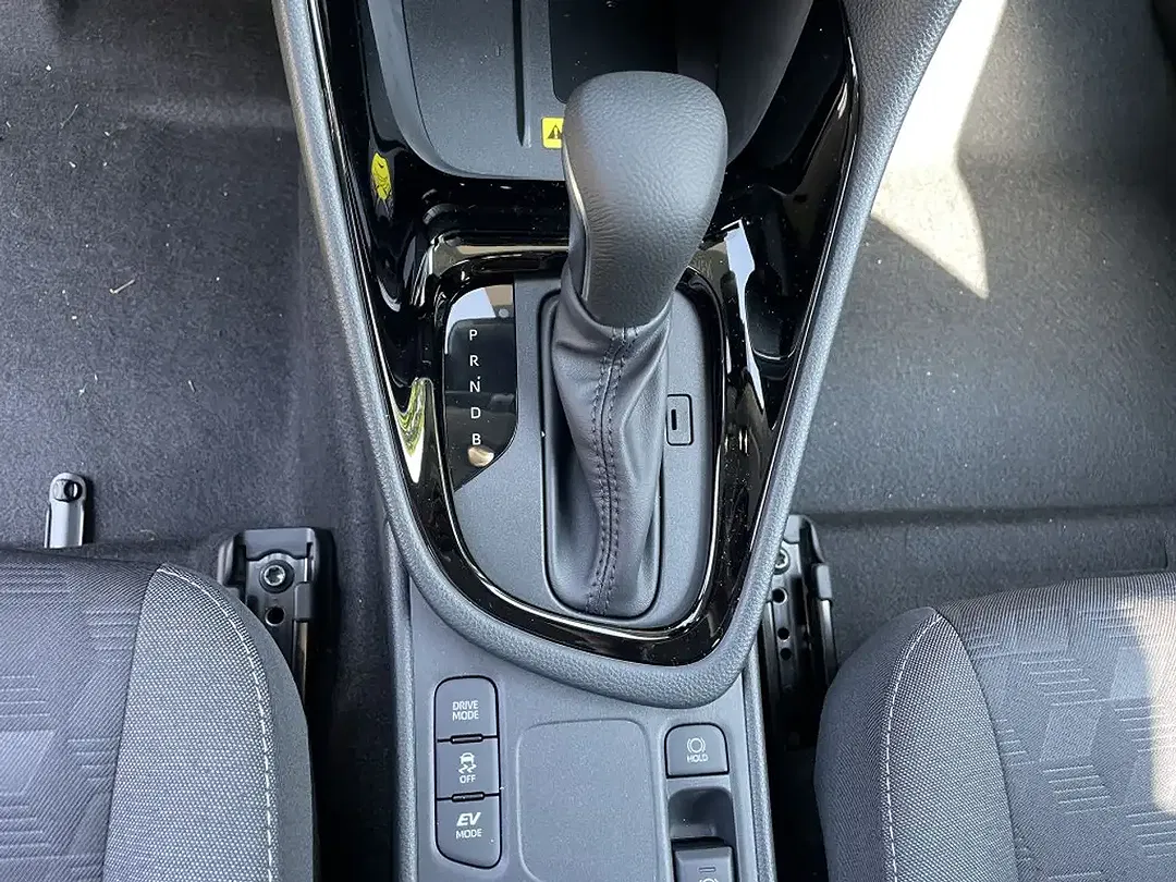 Toyota Yaris - Thumbnail 13
