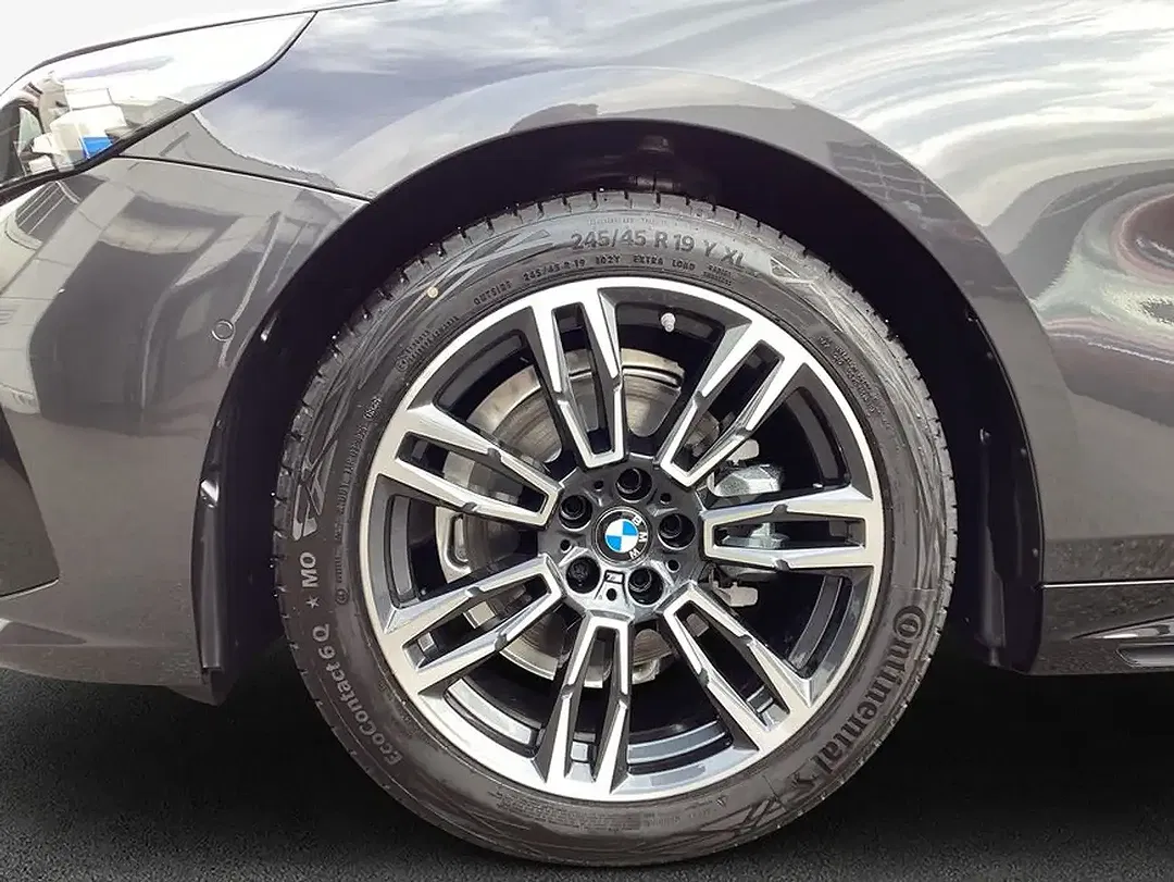BMW 520 - Thumbnail 8