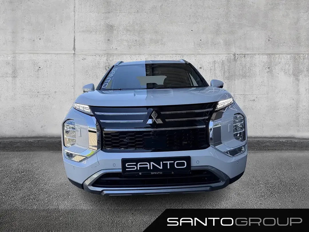 Mitsubishi Outlander - Thumbnail 2