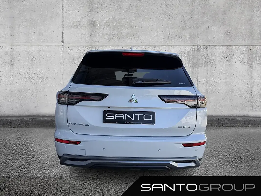 Mitsubishi Outlander - Thumbnail 5