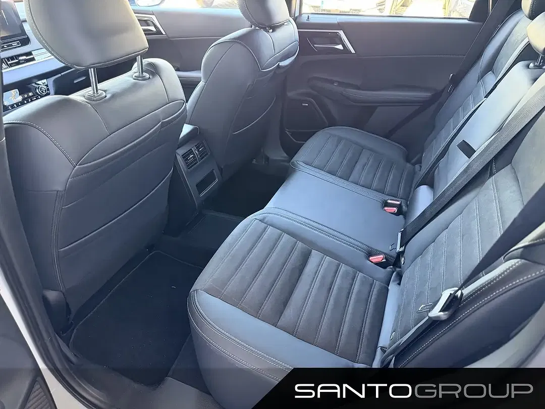Mitsubishi Outlander - Thumbnail 9