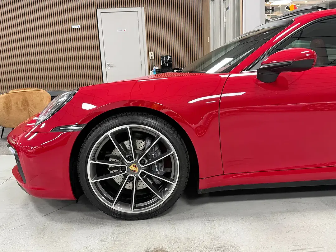 Porsche 992 - Thumbnail 11