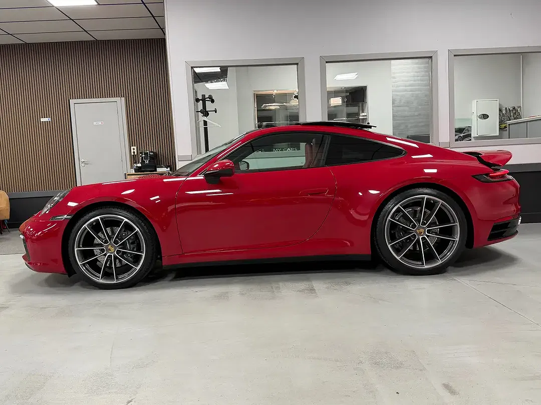 Porsche 992 - Thumbnail 8