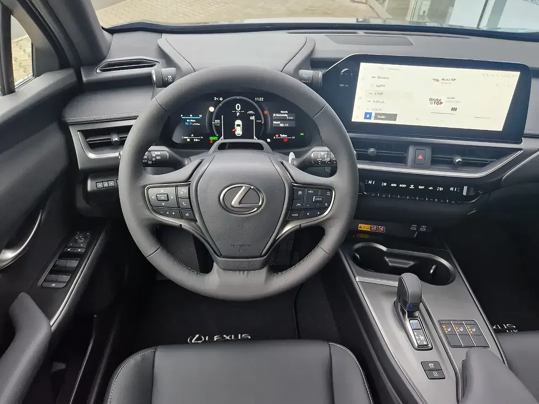 Lexus UX 300h - Thumbnail 5