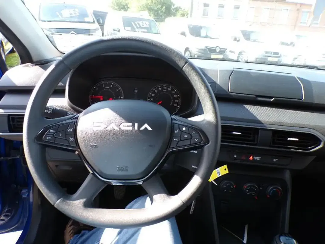 Dacia Sandero - Thumbnail 9