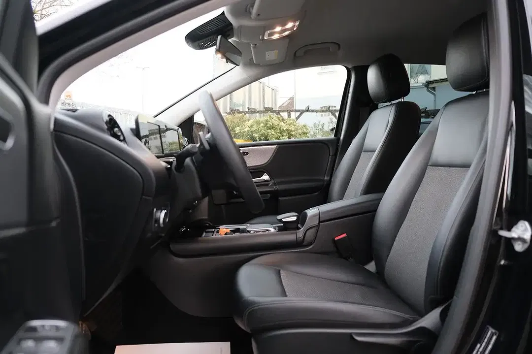 Mercedes-Benz B 200 - Thumbnail 12