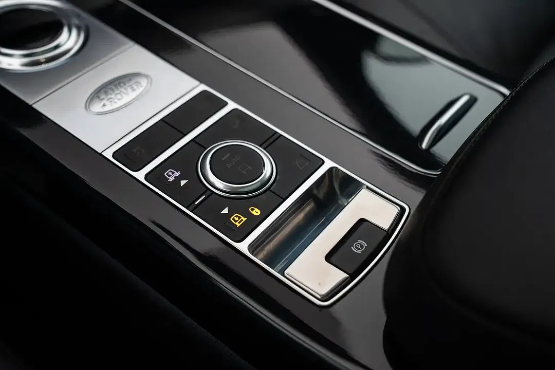 Land Rover Range Rover - Thumbnail 11