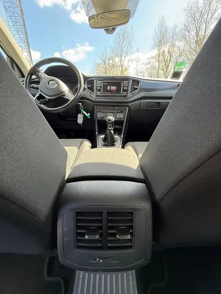Volkswagen T-Roc - Thumbnail 11