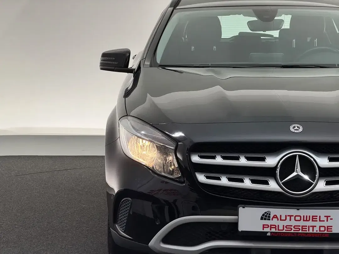 Mercedes-Benz GLA 180 - Thumbnail 13