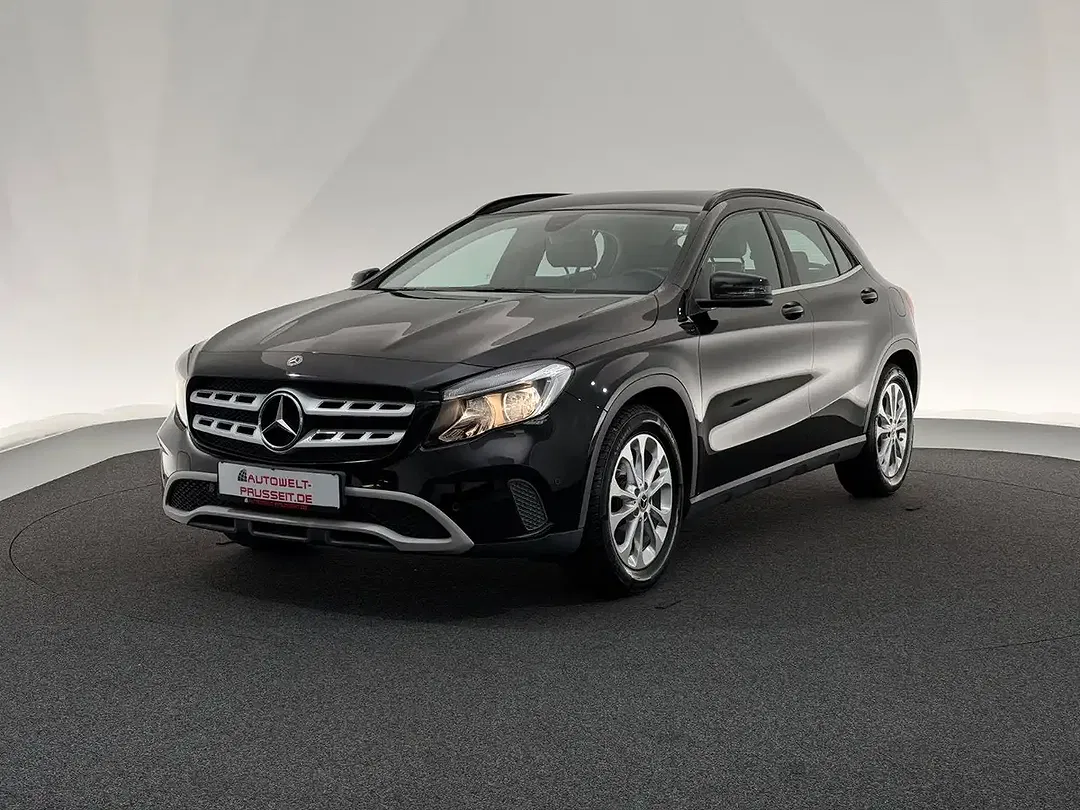 Mercedes-Benz GLA 180 - Thumbnail 3