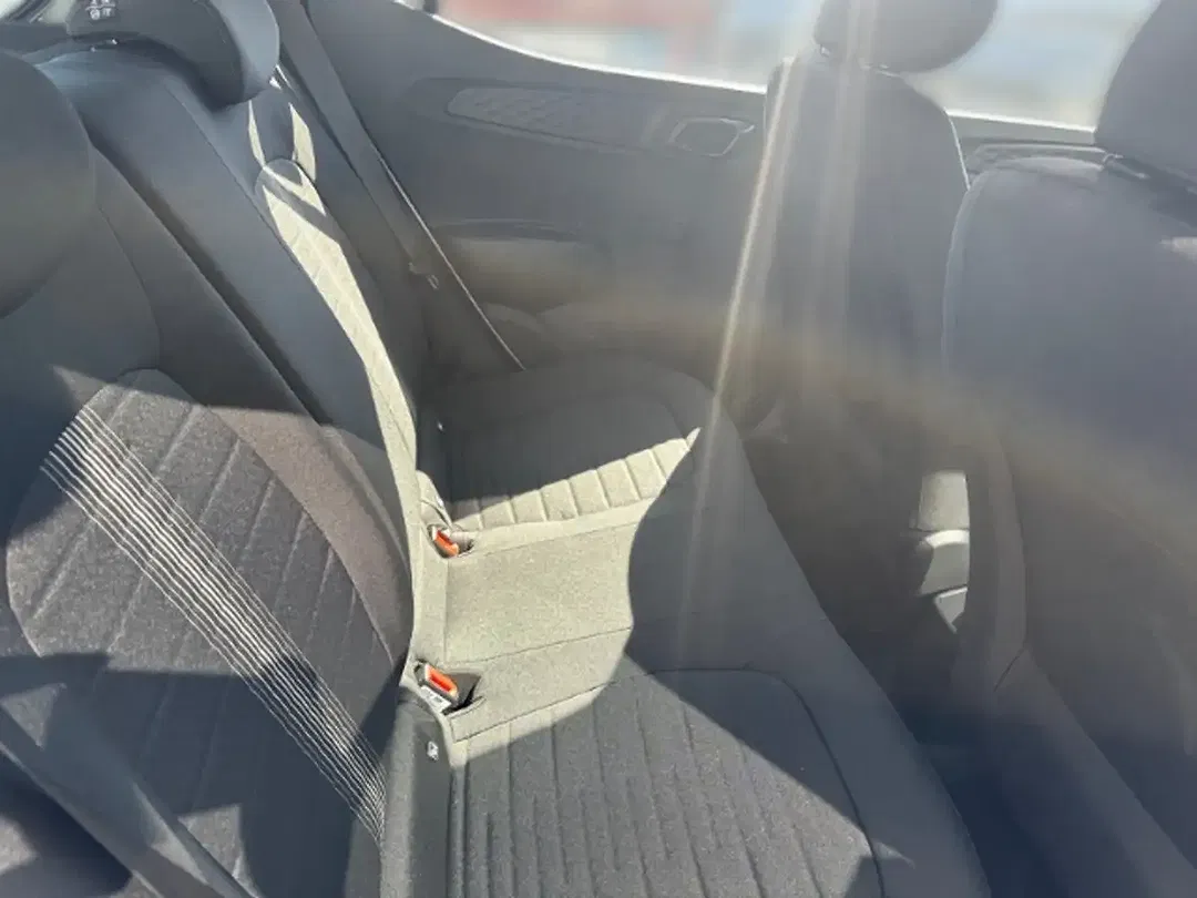 Hyundai i10 - Thumbnail 11