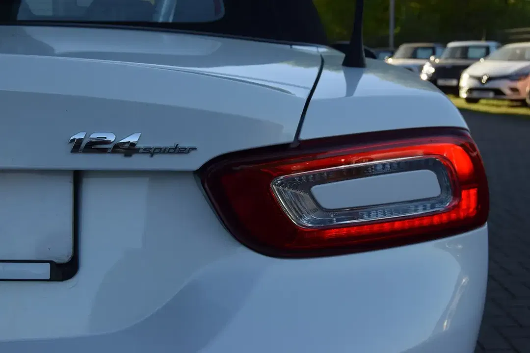 Fiat 124 Spider - Thumbnail 5