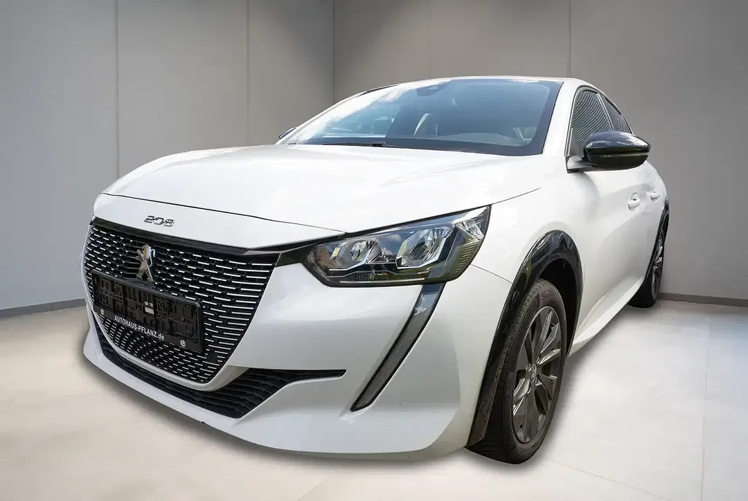 Peugeot 208 - Thumbnail 1