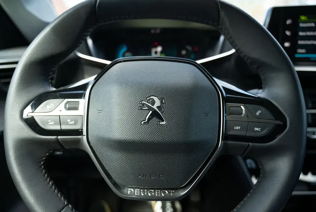 Peugeot 208 - Thumbnail 13