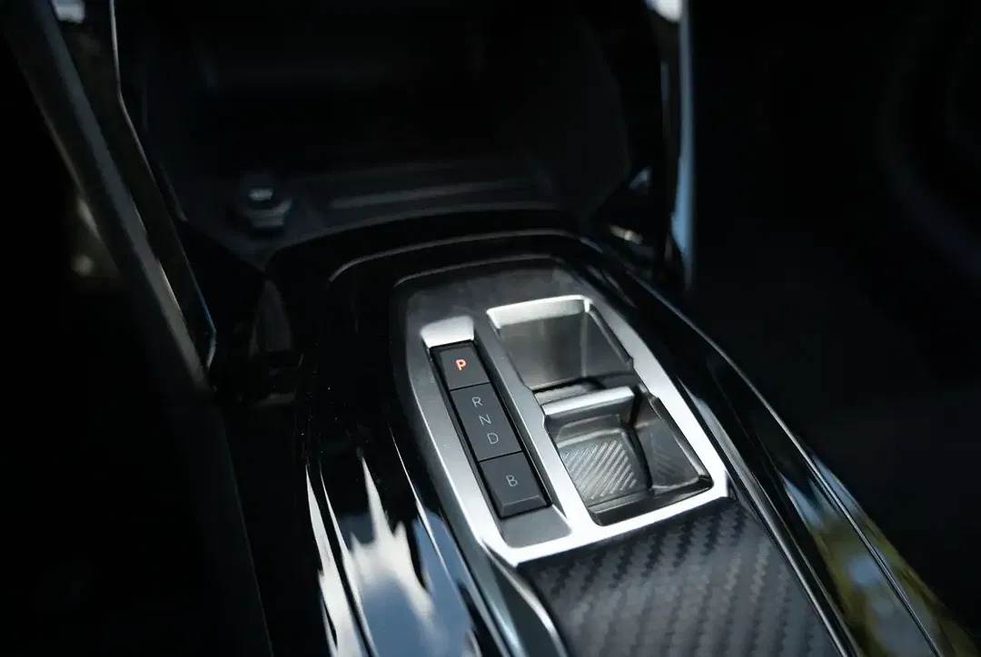 Peugeot 208 - Thumbnail 9