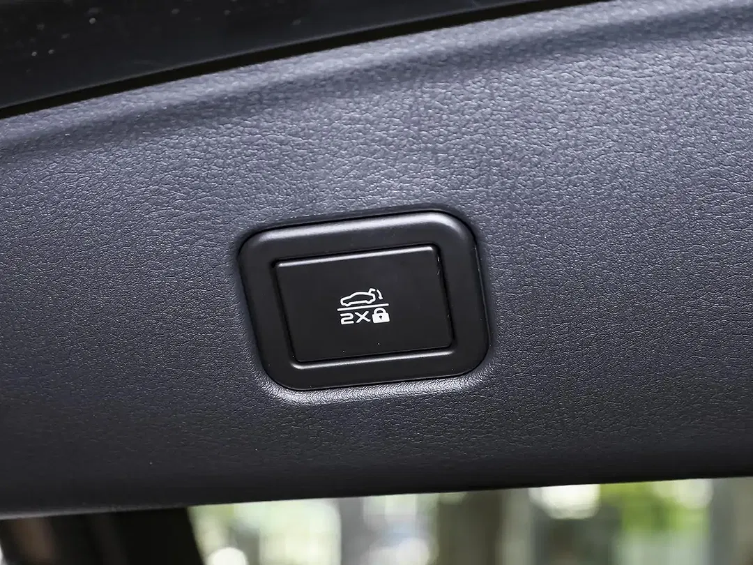 Mazda 6e - Thumbnail 12