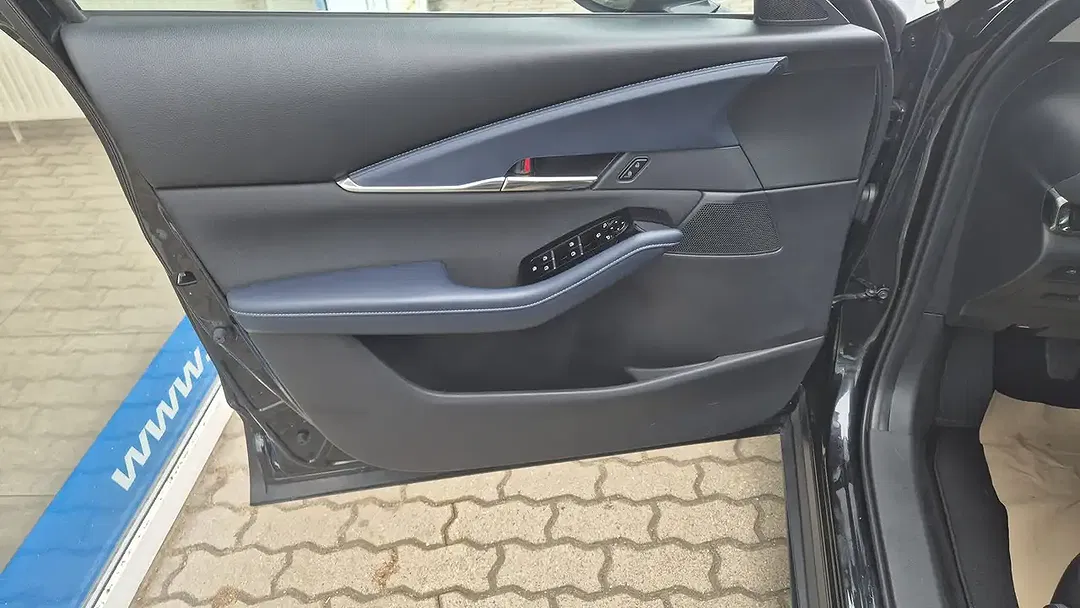 Mazda CX-30 - Thumbnail 10