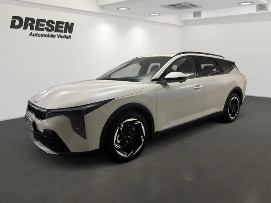 Kia K4 - Thumbnail 1