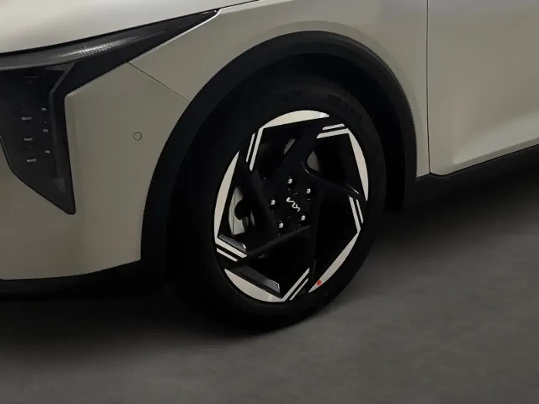 Kia K4 - Thumbnail 6