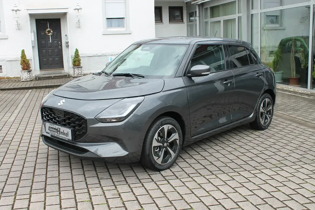 Suzuki Swift - Thumbnail 1