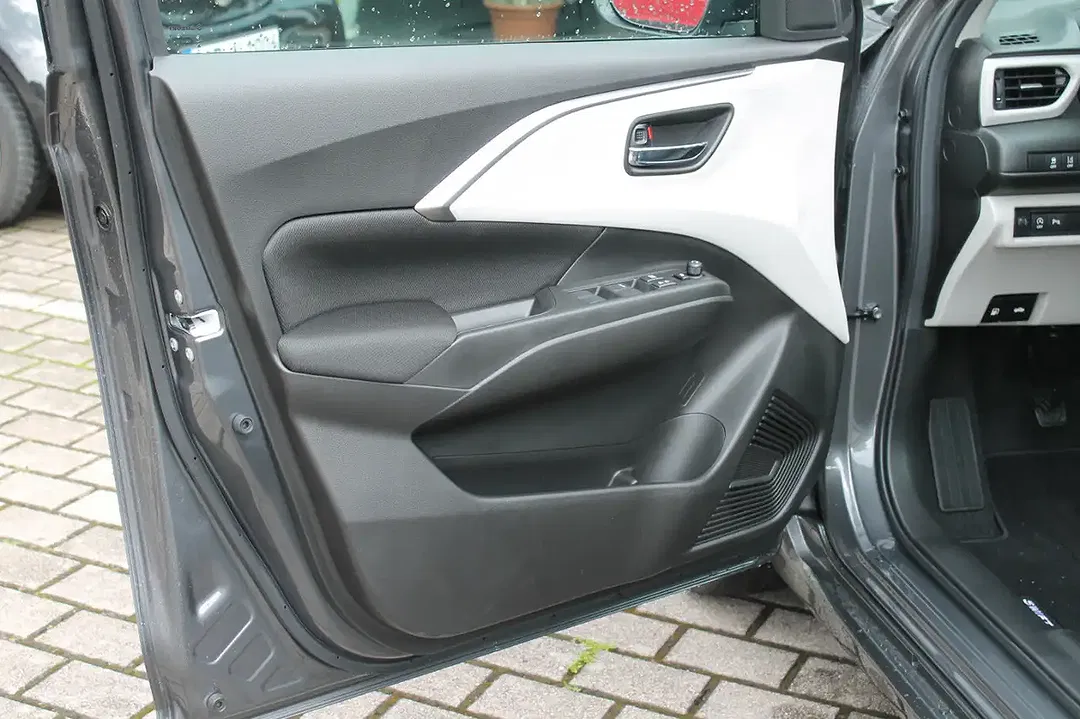 Suzuki Swift - Thumbnail 10