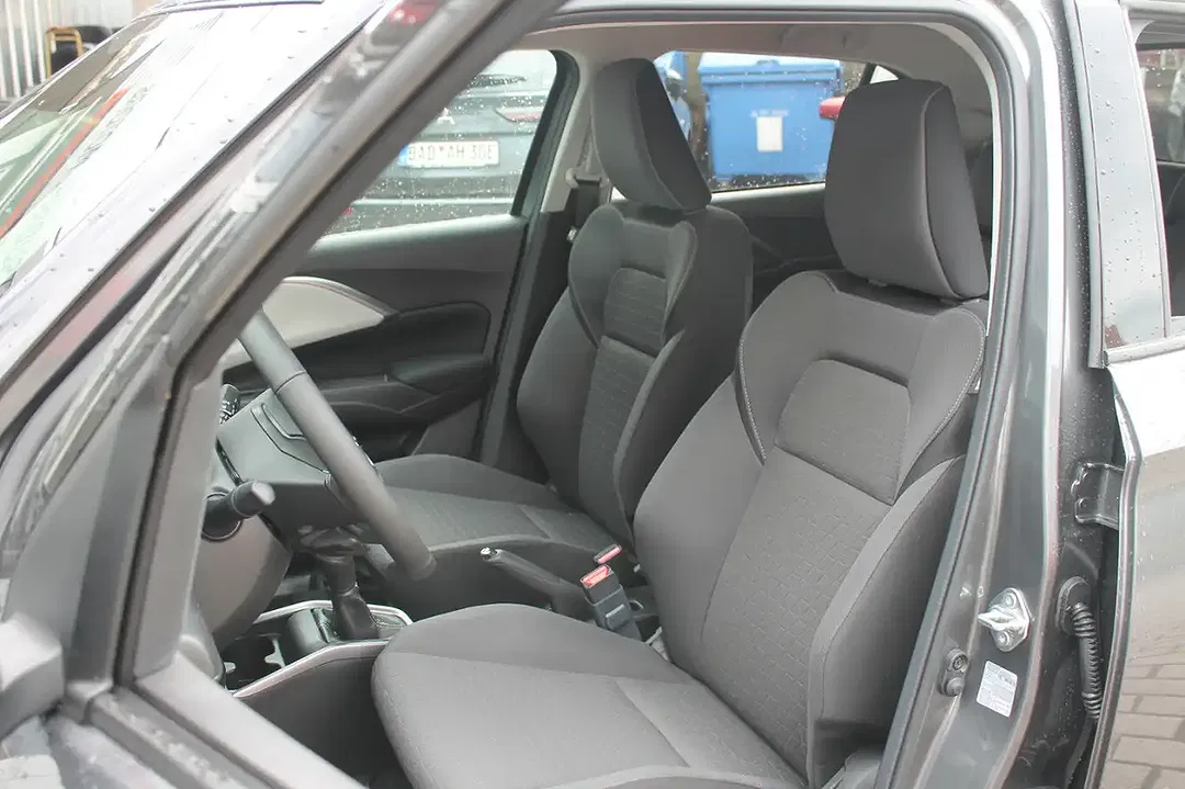 Suzuki Swift - Thumbnail 12