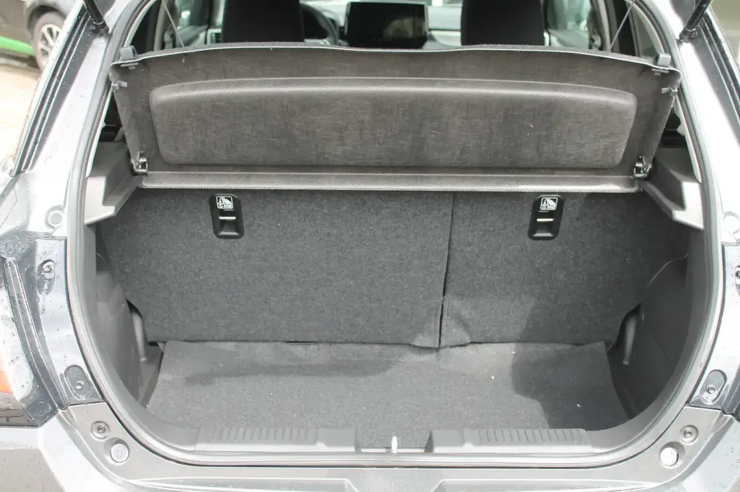 Suzuki Swift - Thumbnail 14
