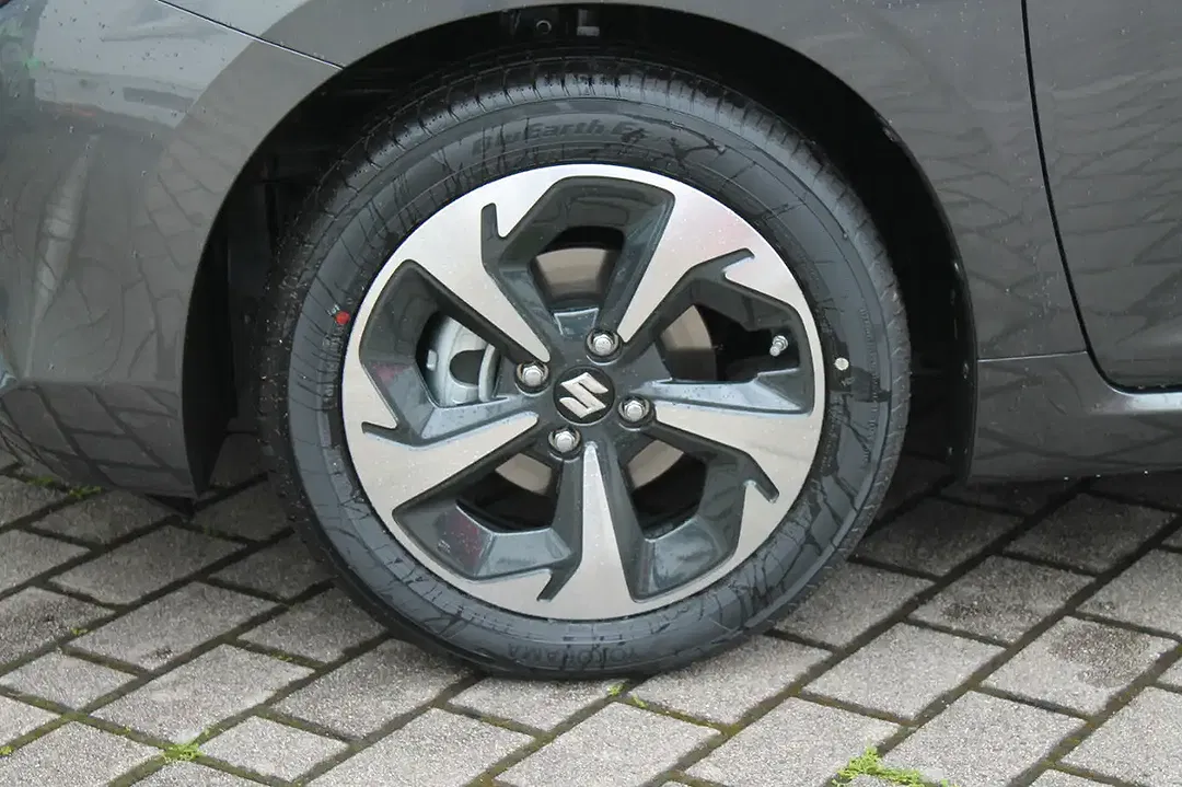 Suzuki Swift - Thumbnail 15