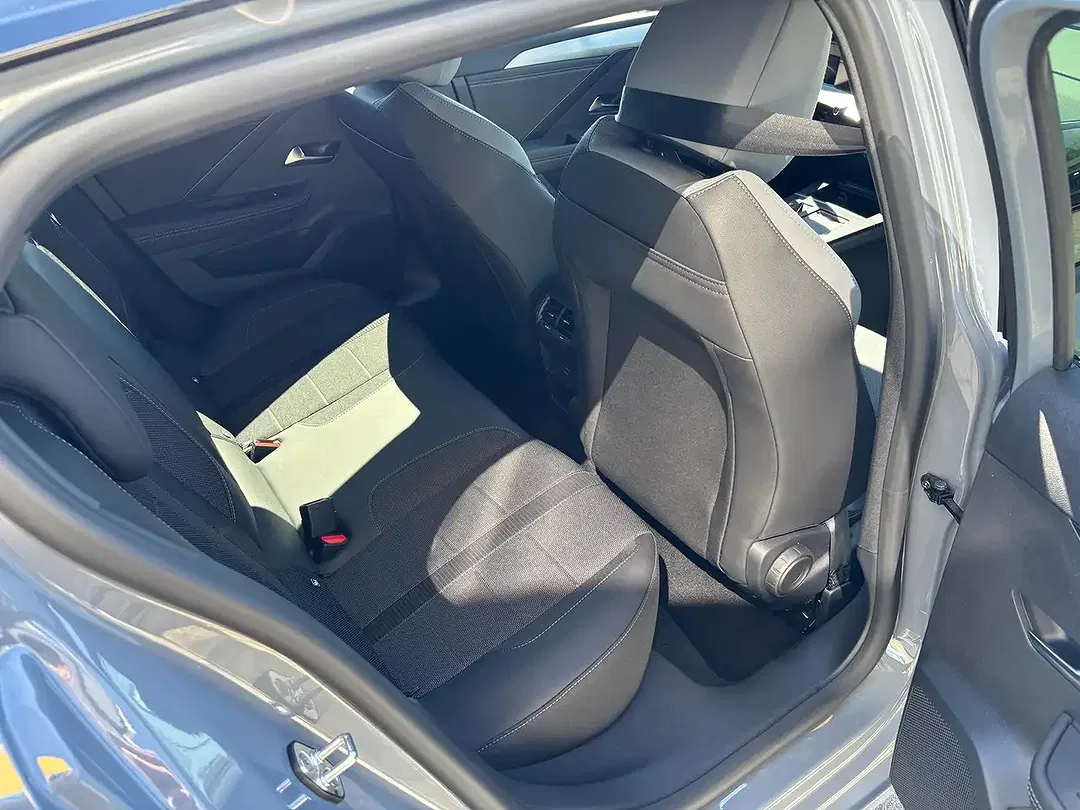 Opel Astra - Thumbnail 10