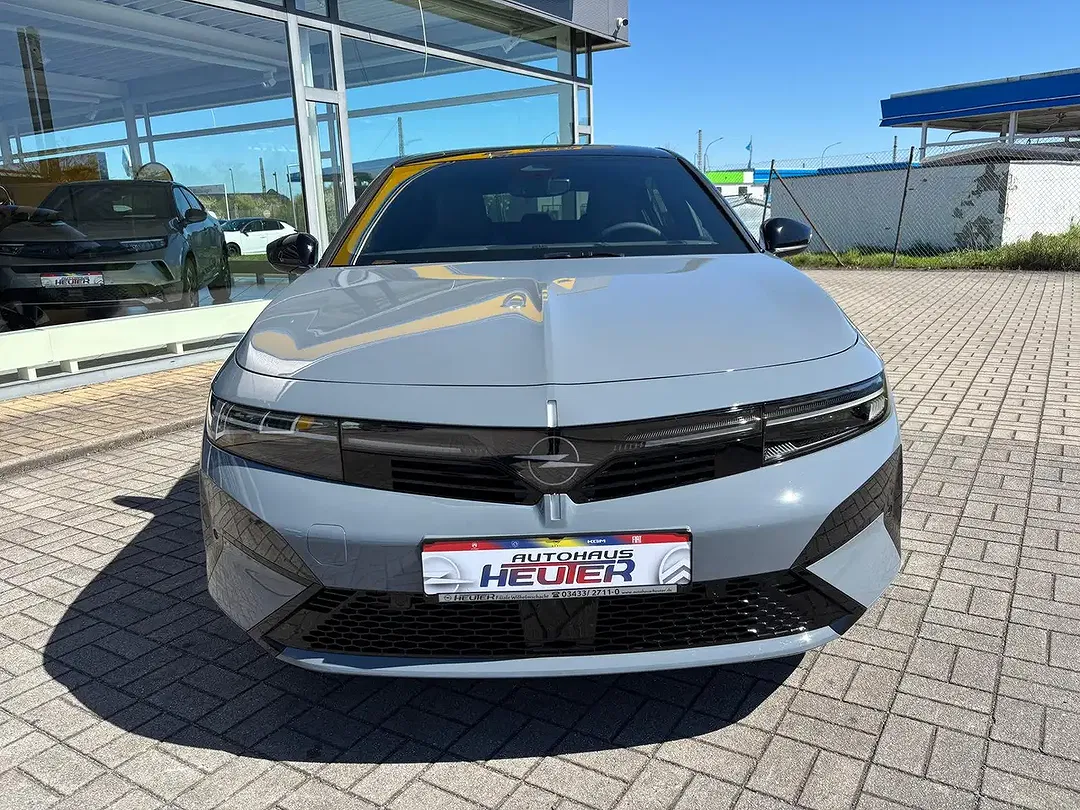 Opel Astra - Thumbnail 2