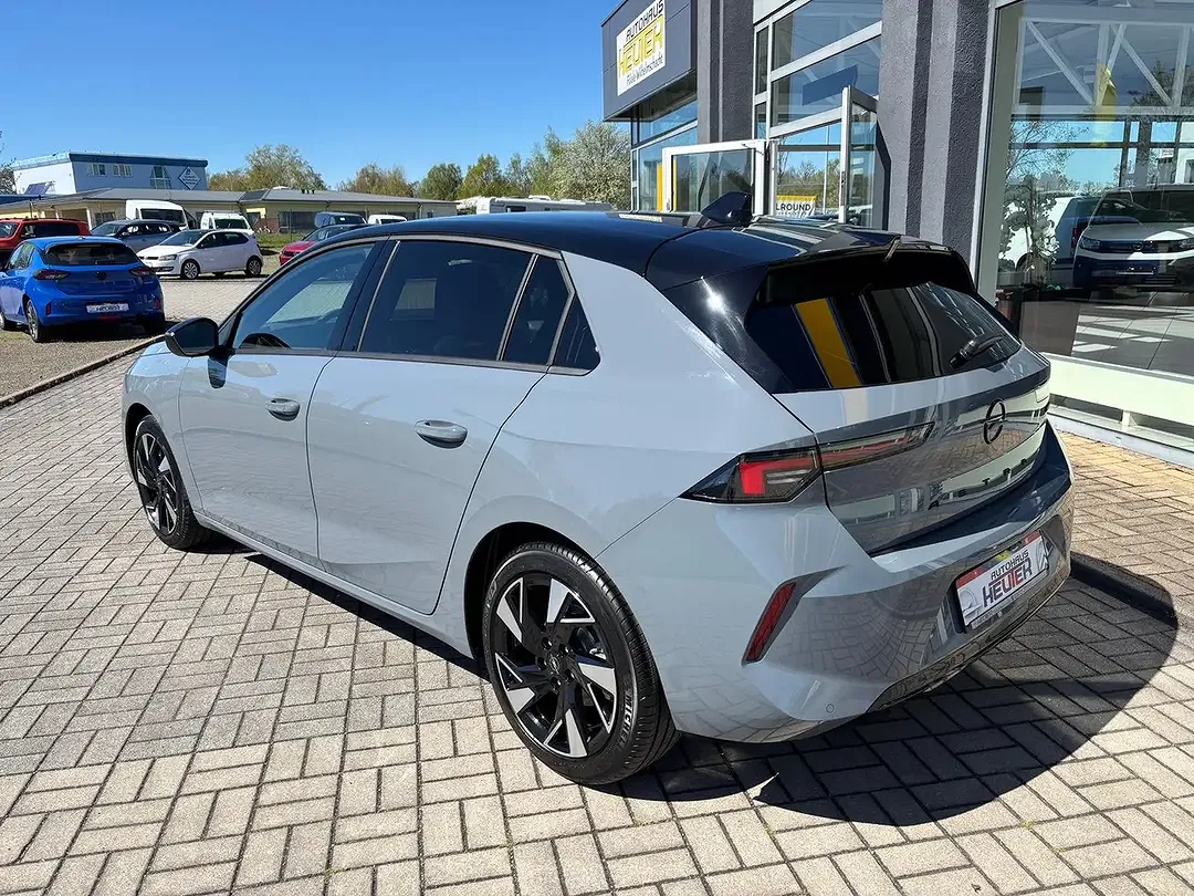 Opel Astra - Thumbnail 4