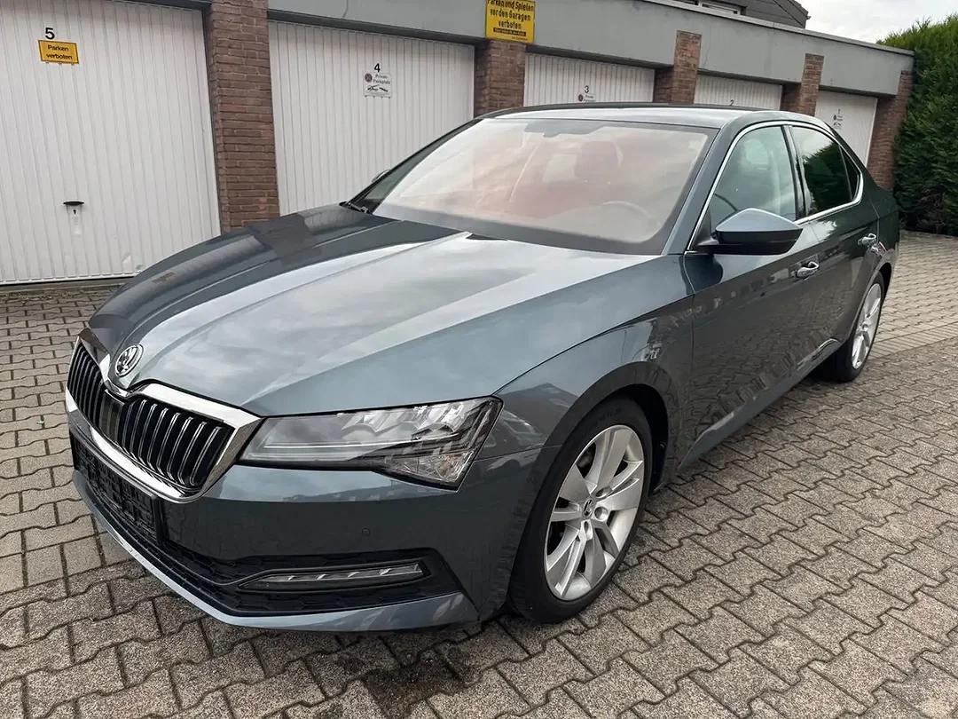 Skoda Superb - Afbeelding 1