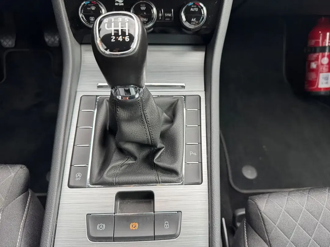 Skoda Superb - Thumbnail 10