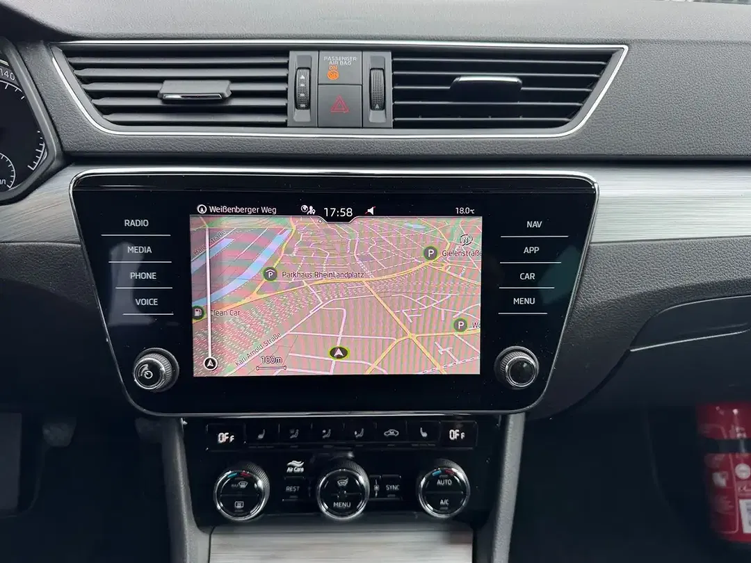 Skoda Superb - Thumbnail 11
