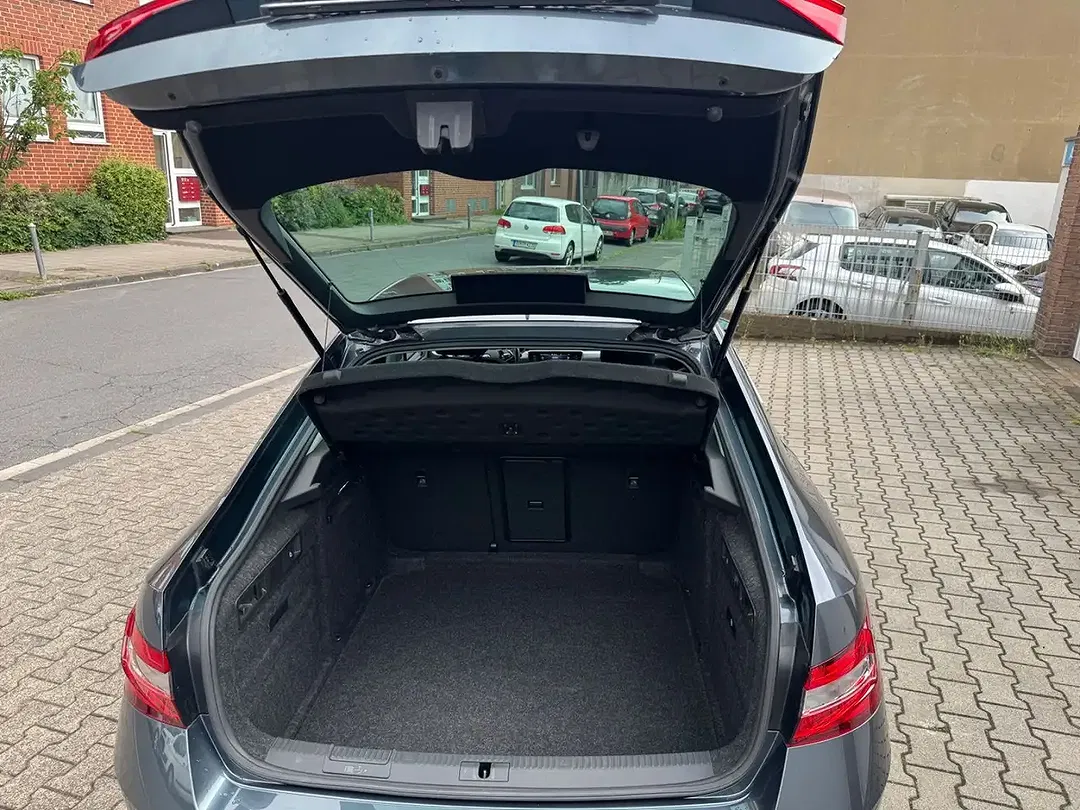 Skoda Superb - Thumbnail 19