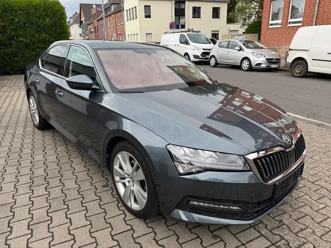 Skoda Superb - Thumbnail 2