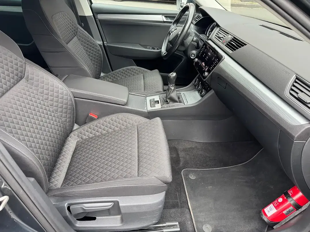 Skoda Superb - Thumbnail 21