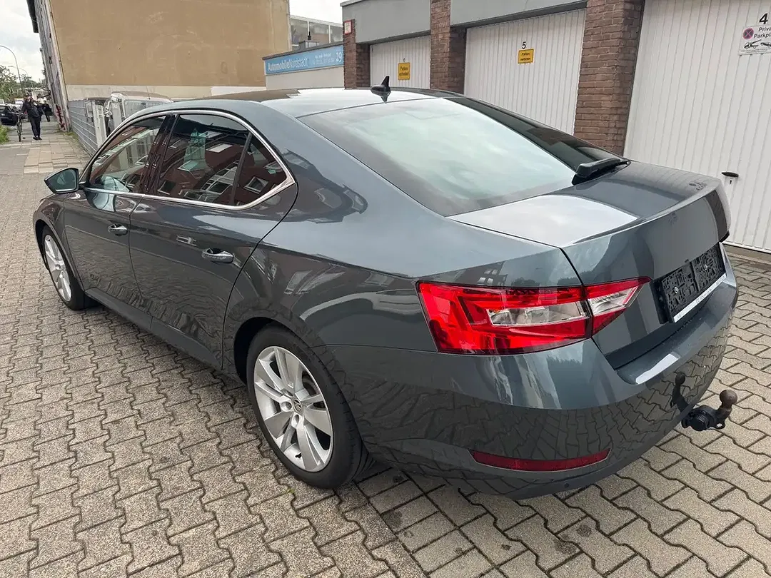 Skoda Superb - Thumbnail 5