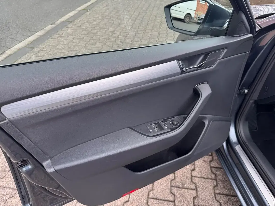 Skoda Superb - Thumbnail 8
