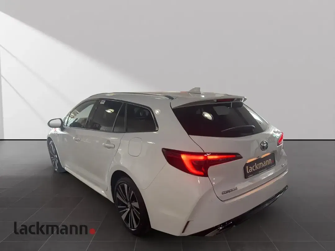 Toyota Corolla - Thumbnail 6